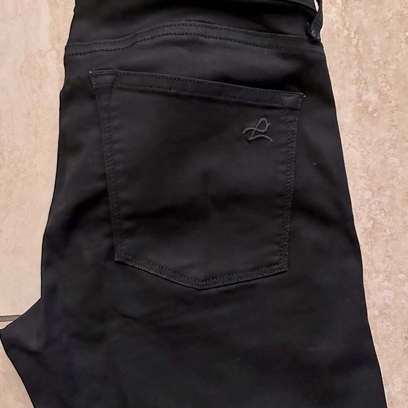 Gently worn DL1961 black low rise straight jeans - Picture 3 of 4